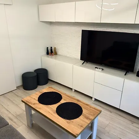 Komfortowe Mieszkanie Z Sypialnia I Balkonem Apartman
