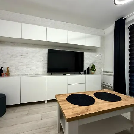 Apartman Komfortowe Mieszkanie Z Sypialnia I Balkonem *